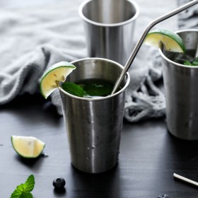 66325-nordic-prostoj-metallicheskie-kruzhki-304-nerzhavejuschaja-stal-pivnye-kruzhki-holodnyj-kofe-kruzhki-s-solomennoj-vysokokachestvennye-kruzhki